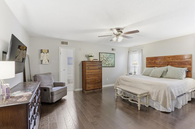 2371 CALKINS RD, Germantown, TN 38139