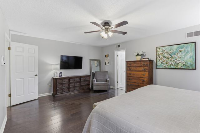 2371 CALKINS RD, Germantown, TN 38139