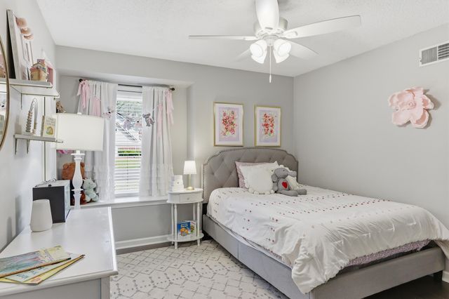 2371 CALKINS RD, Germantown, TN 38139