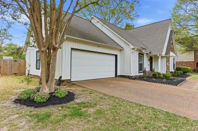 2371 CALKINS RD, Germantown, TN 38139