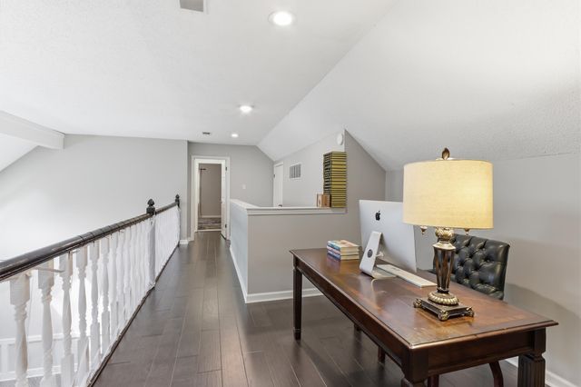 2371 CALKINS RD, Germantown, TN 38139