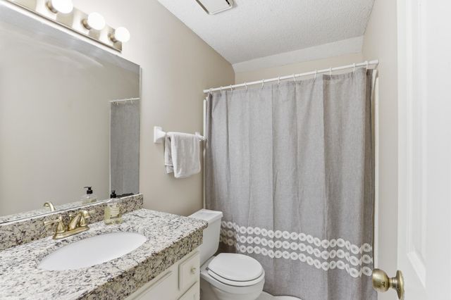 2371 CALKINS RD, Germantown, TN 38139