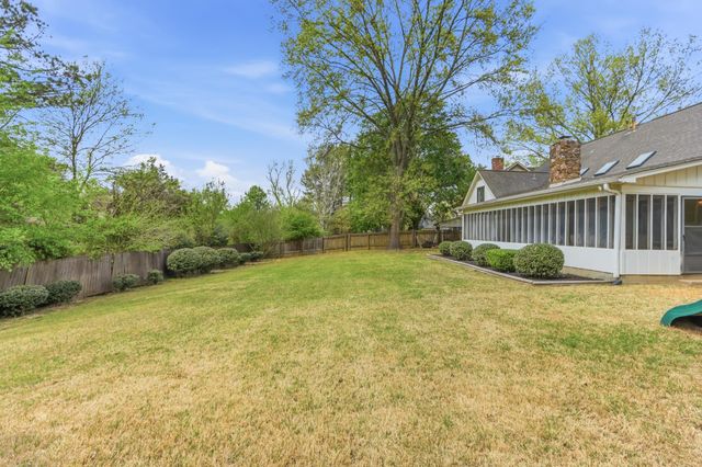 2371 CALKINS RD, Germantown, TN 38139