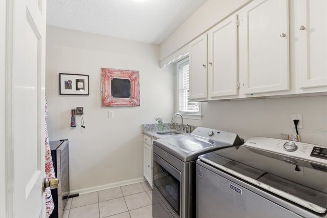 2371 CALKINS RD, Germantown, TN 38139