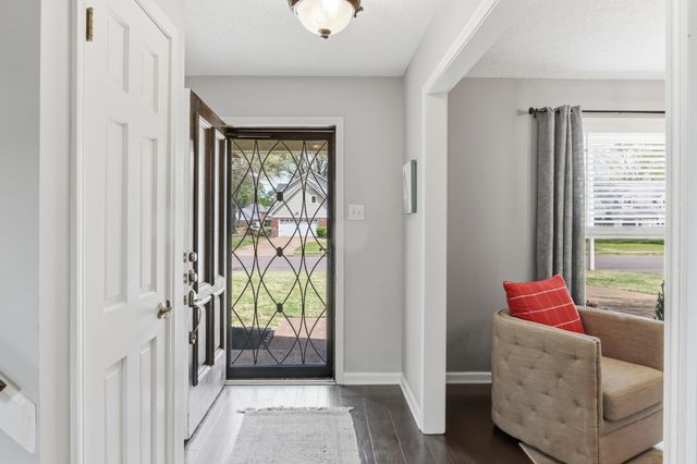 2371 CALKINS RD, Germantown, TN 38139