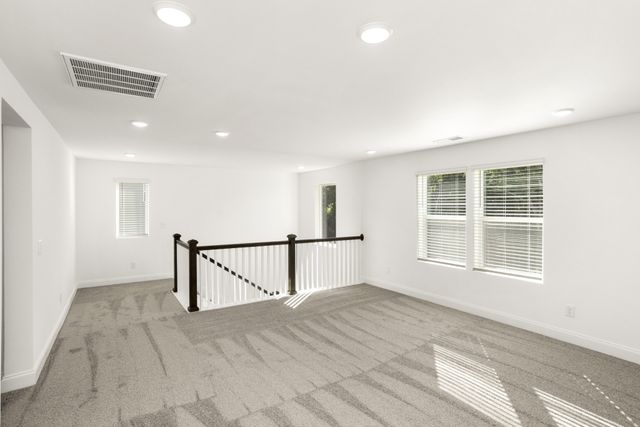 1554 Oak Springs Dr, Columbia, TN 38401