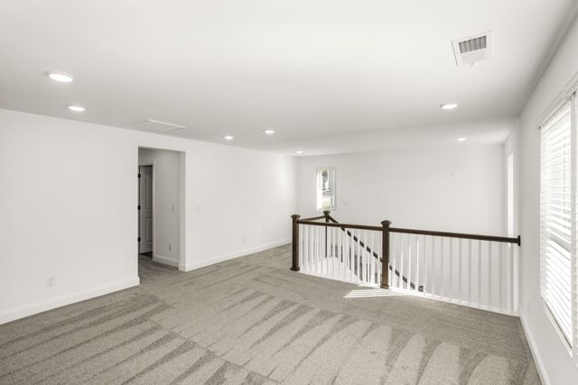 1554 Oak Springs Dr, Columbia, TN 38401