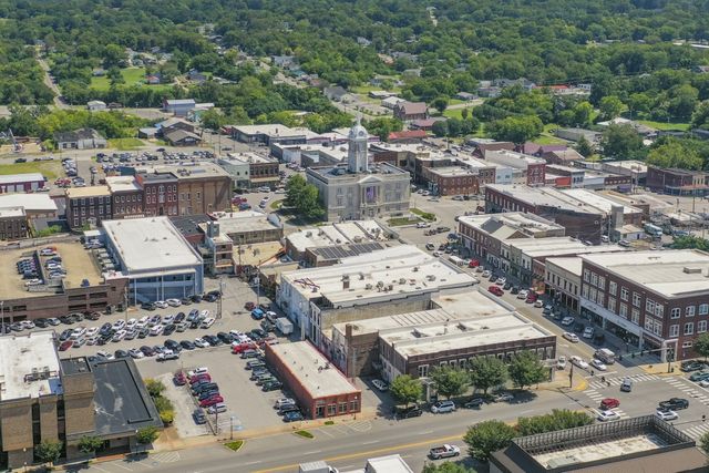 1554 Oak Springs Dr, Columbia, TN 38401