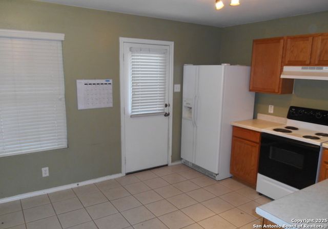 8011 Rio Niebla, San Antonio, TX 78249
