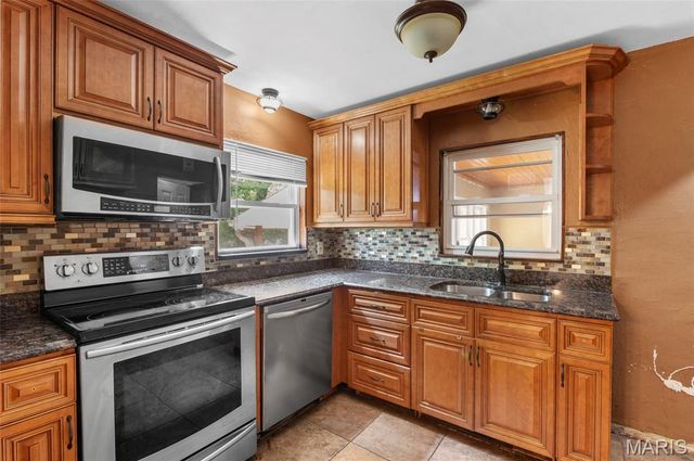 326 Hollywood Heights Road, Caseyville, IL 62232