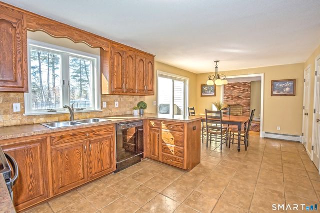 44 Oxbow Lane, South Windsor, CT 06074