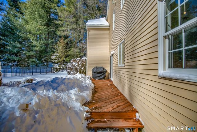 44 Oxbow Lane, South Windsor, CT 06074