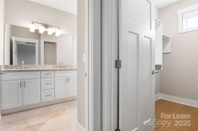 48 Creekside View Drive, Asheville, NC 28804