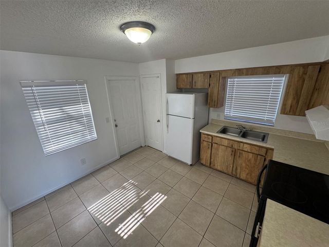 4805 16TH STREET, Zephyrhills, FL 33542