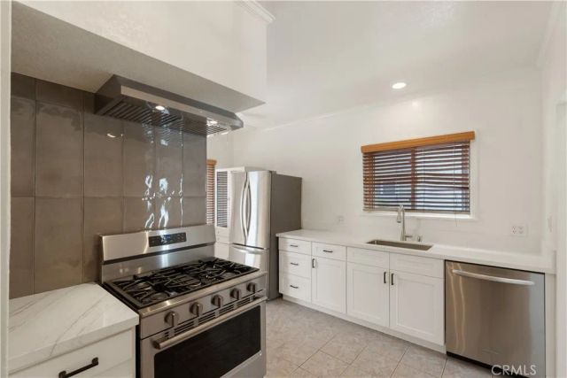 1908 Loma Drive, Hermosa Beach, CA 90254