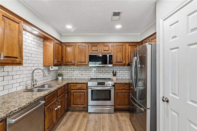 8132 Scasta Road, Bryan, TX 77808