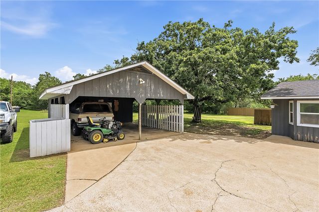 8132 Scasta Road, Bryan, TX 77808