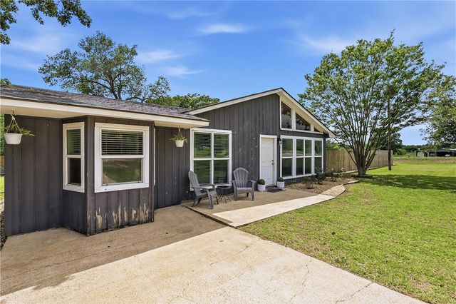8132 Scasta Road, Bryan, TX 77808