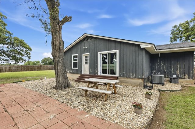 8132 Scasta Road, Bryan, TX 77808