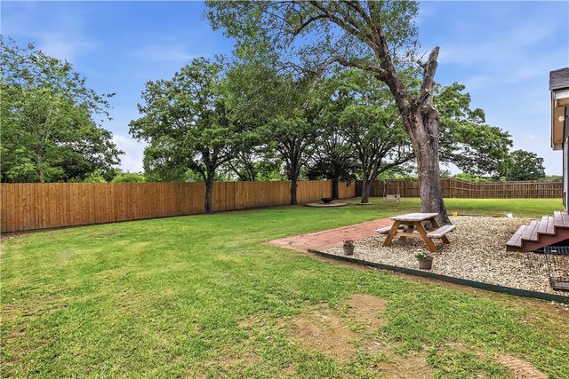 8132 Scasta Road, Bryan, TX 77808
