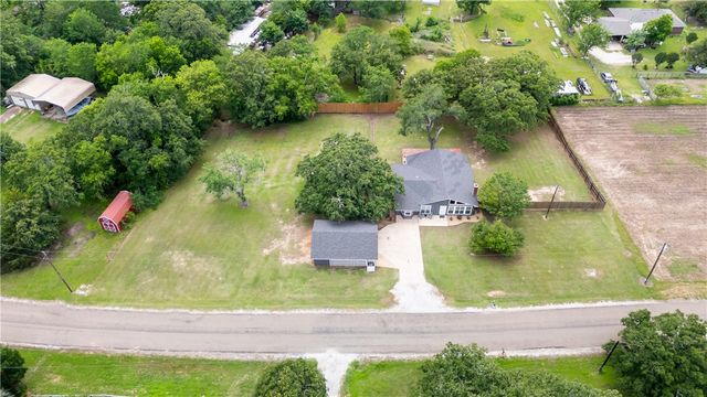 8132 Scasta Road, Bryan, TX 77808