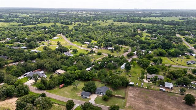 8132 Scasta Road, Bryan, TX 77808