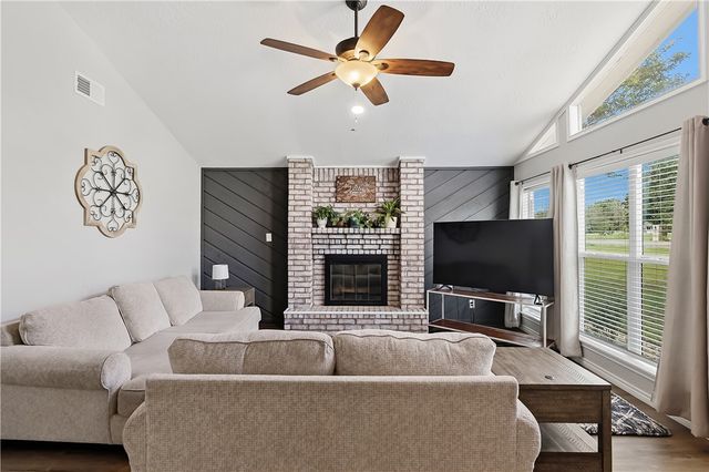 8132 Scasta Road, Bryan, TX 77808