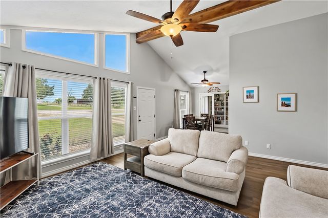 8132 Scasta Road, Bryan, TX 77808