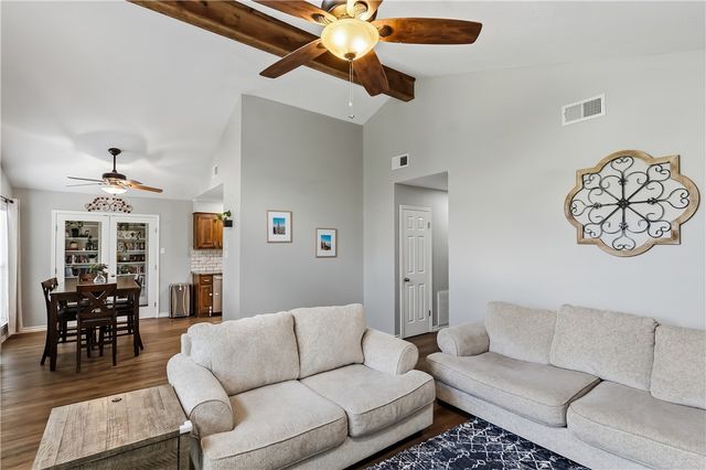 8132 Scasta Road, Bryan, TX 77808