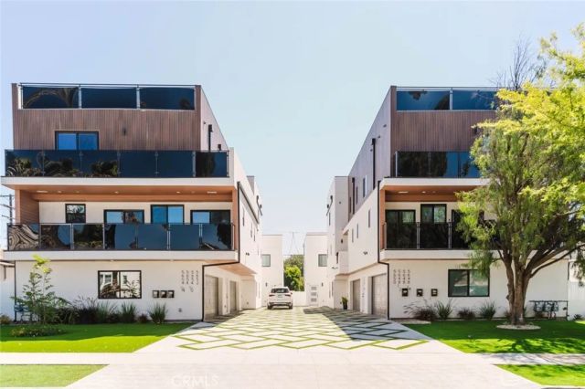 5648 Cartwright Avenue, North Hollywood, CA 91601