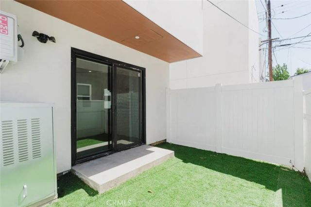 5648 Cartwright Avenue, North Hollywood, CA 91601