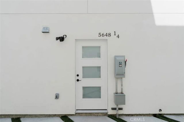 5648 Cartwright Avenue, North Hollywood, CA 91601