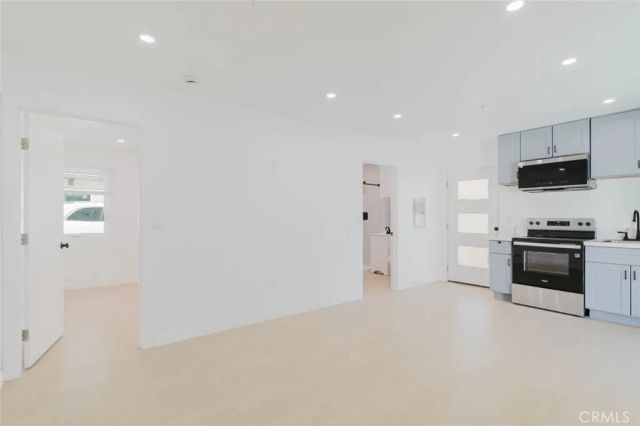 5648 Cartwright Avenue, North Hollywood, CA 91601