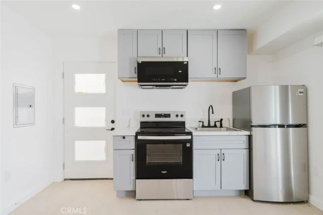5648 Cartwright Avenue, North Hollywood, CA 91601