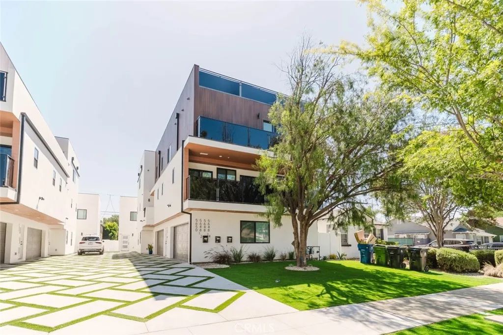 5648 Cartwright Avenue, North Hollywood, CA 91601