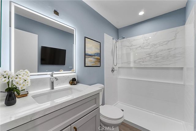 15511 Sherman Way 1, Van Nuys, CA 91406