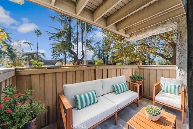 15511 Sherman Way 1, Van Nuys, CA 91406