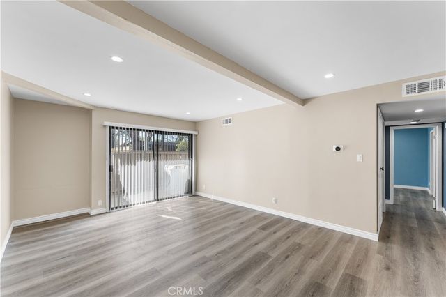 15511 Sherman Way 1, Van Nuys, CA 91406