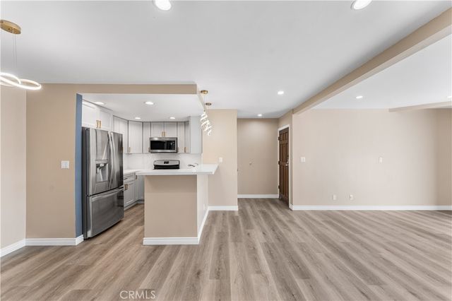 15511 Sherman Way 1, Van Nuys, CA 91406