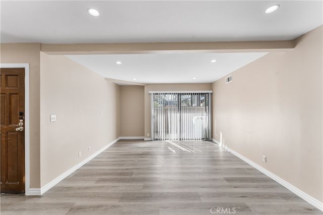 15511 Sherman Way 1, Van Nuys, CA 91406