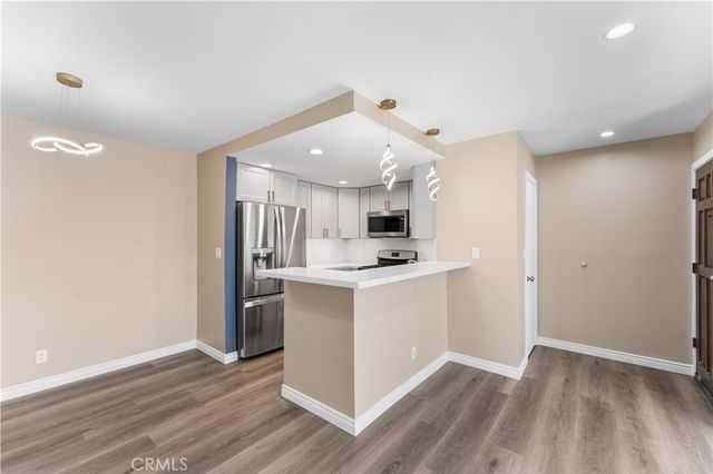 15511 Sherman Way 1, Van Nuys, CA 91406