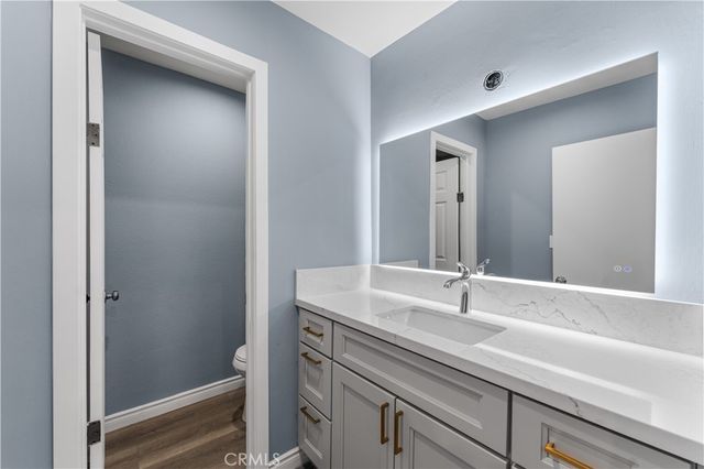 15511 Sherman Way 1, Van Nuys, CA 91406