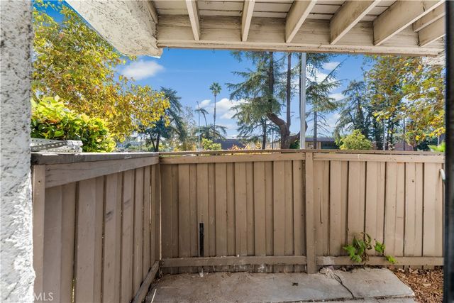 15511 Sherman Way 1, Van Nuys, CA 91406