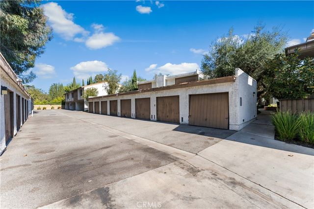 15511 Sherman Way 1, Van Nuys, CA 91406