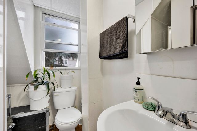 2919 N Seeley Avenue CH2, Chicago, IL 60618