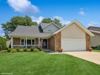 651 Garth Road, Wheeling, IL 60090