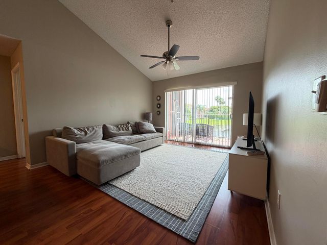 7840 Sonoma Springs Circle 204, Lake Worth, FL 33463