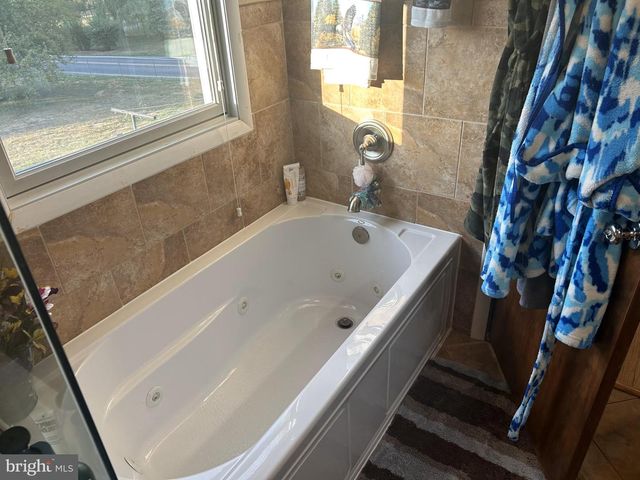 6423 BICKLE ROAD, Chambersburg, PA 17202