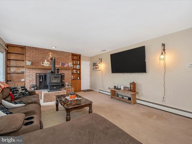 6423 BICKLE ROAD, Chambersburg, PA 17202
