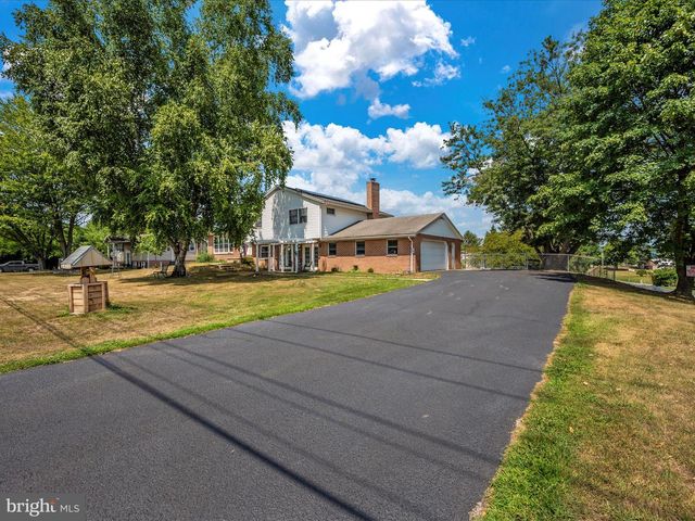 6423 BICKLE ROAD, Chambersburg, PA 17202